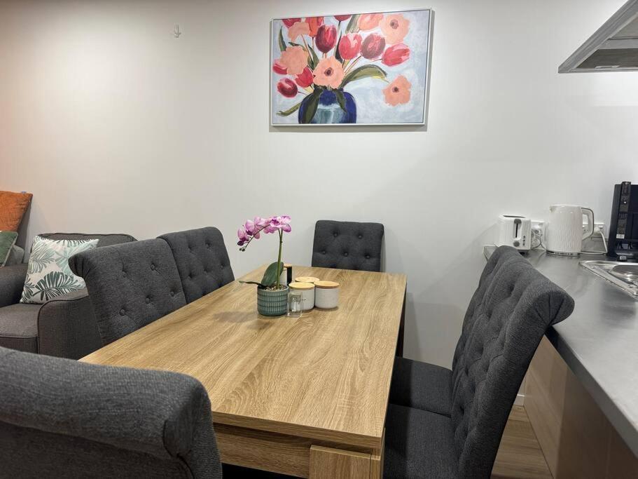 Stunning 3 Bd - 2 Bth City Apt - Pool & Carpark Auckland Ngoại thất bức ảnh